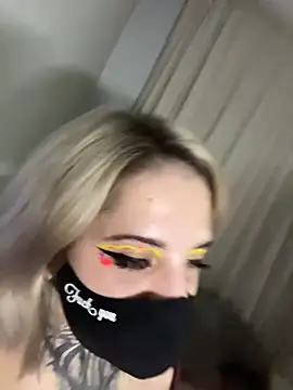 AllisonXAlfred's cam snapshot