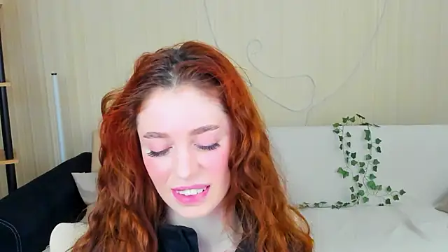 ChristinaConteeree's cam snapshot