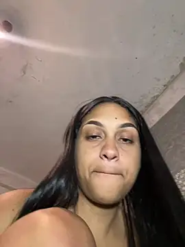 Messy-diana21's cam snapshot