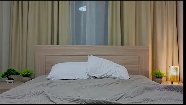 aloreana's cam snapshot