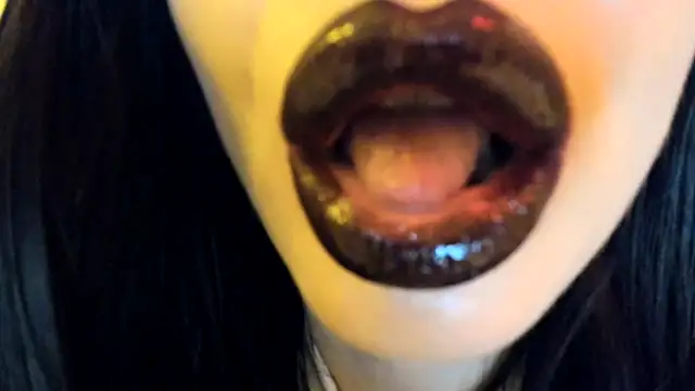 Politeeliza's cam snapshot