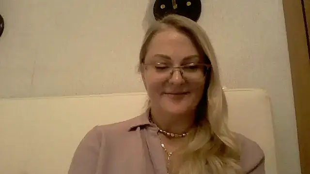 Emilia99's cam snapshot