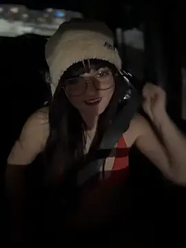 urpuppymoon's cam snapshot