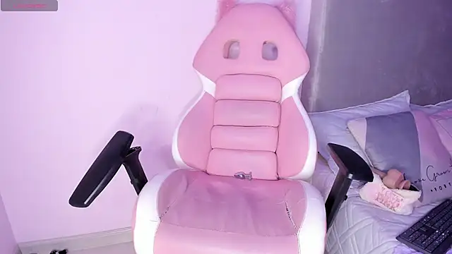 KIMAPRIL's cam snapshot