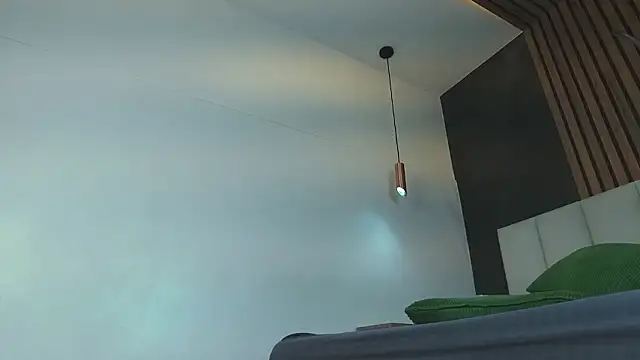 RiriiBrunette__'s cam snapshot