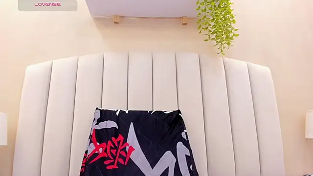 Mia_thompson_19 live sex cam