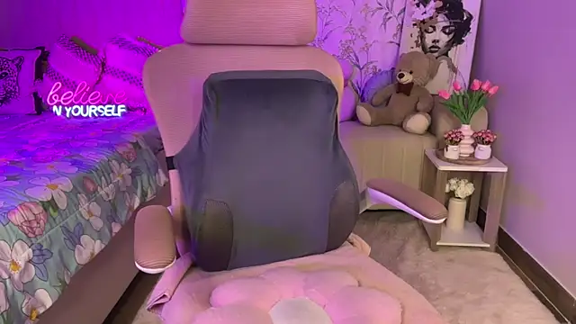 Laila_on_Fire's cam snapshot