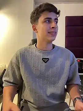 AdrianRinaldi live sex cam