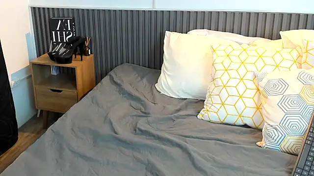 Cloe_Bonne live sex cam