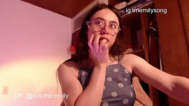 emily_pearl_ live sex cam