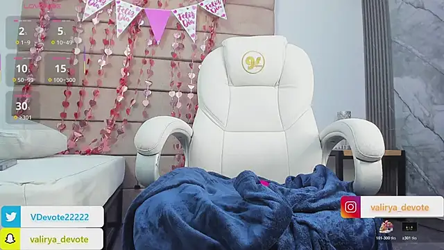 valirya_devote live sex cam