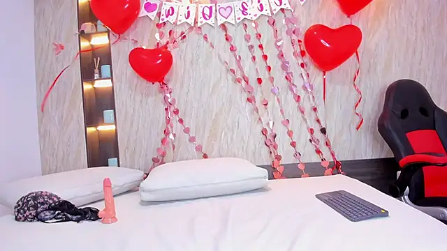 andrea_harmon's cam snapshot