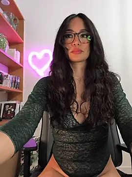 Naughty-Jessie live sex cam