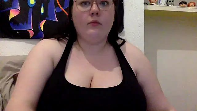 Sexycurvyemilyy's cam snapshot