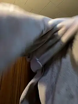 Mini_And_The_Bear's cam snapshot