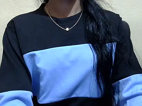 Khushi_v's cam snapshot