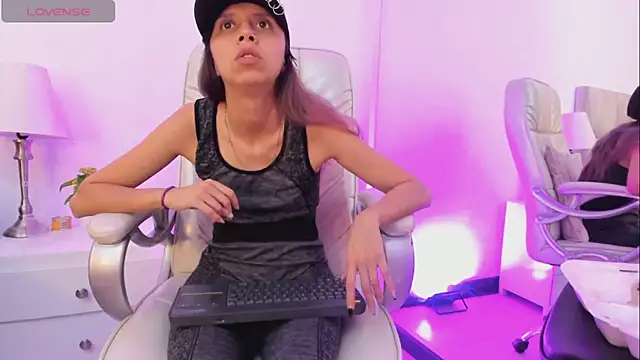 Goddess__Lilith live sex cam