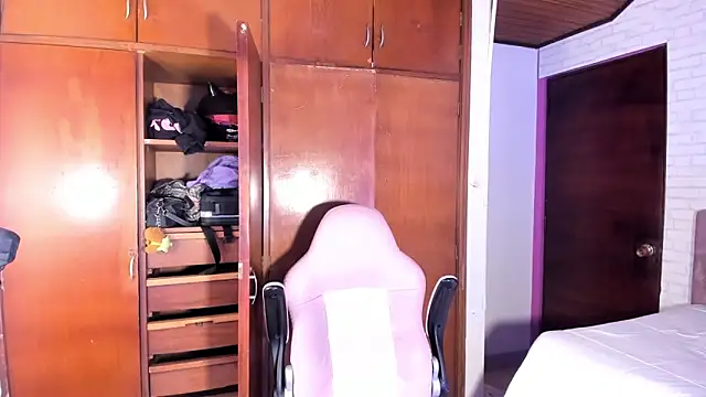 Kitty_Pam live sex cam