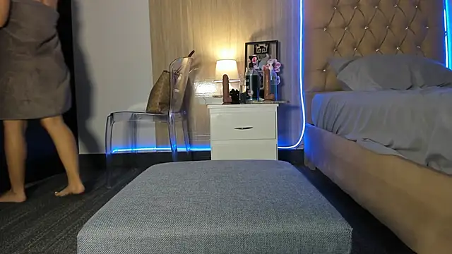 Maddyluxe's cam snapshot