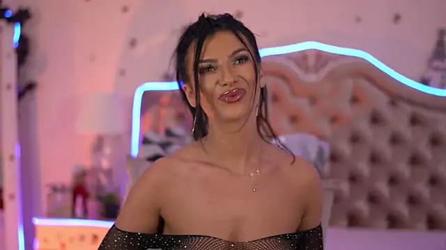 KinkyAmelie's cam snapshot