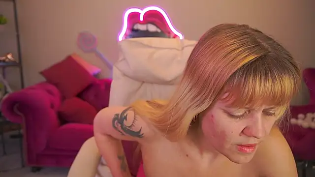 BellaLaPetit's cam snapshot