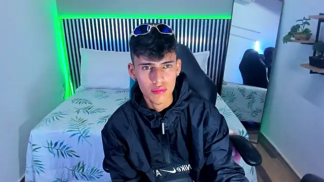 Astaroth_Grigori live sex cam