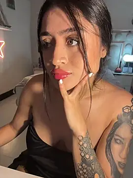 lucianaroy live sex cam