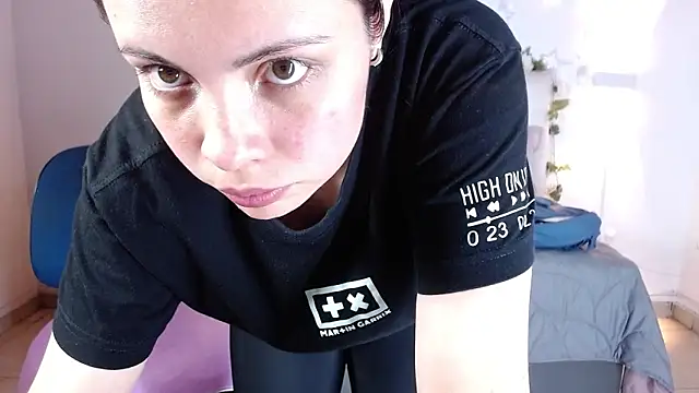 Megan_05_'s cam snapshot