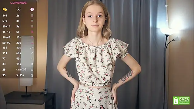 ToyaPletz live sex cam