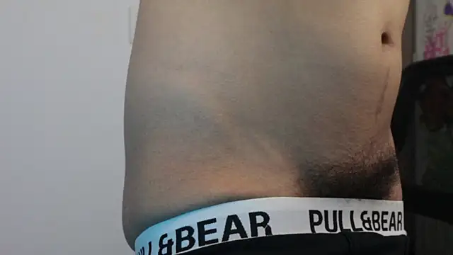 trieone live sex cam