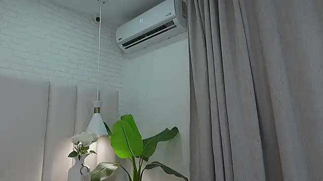 nina_gb's cam snapshot