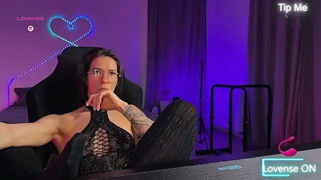 Katy_Kar's cam snapshot