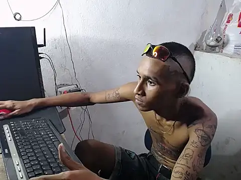 master_tattoo's cam snapshot