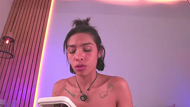 mia-reeves live sex cam
