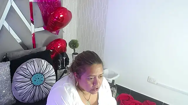 MonzerratBoyer's cam snapshot