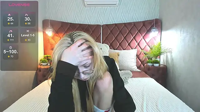 Grace_blush's cam snapshot