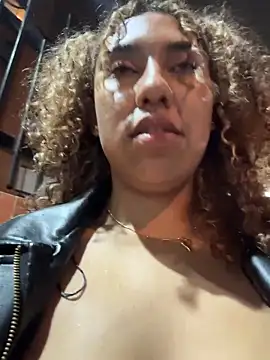 lauraltt live sex cam