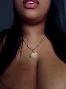 M_eduardabigcurvyplus's cam snapshot