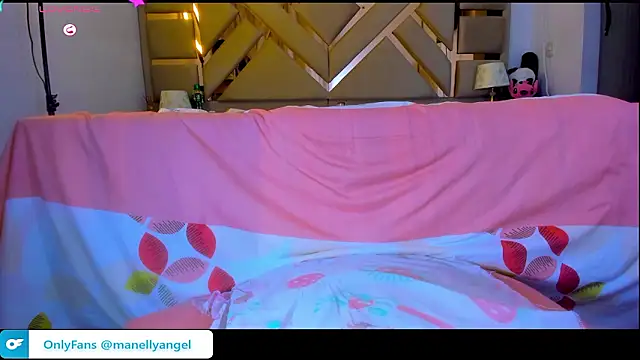 ashelydainii's cam snapshot