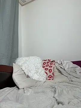 MiaKiittyy live sex cam
