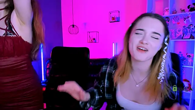 liana_kisses's cam snapshot