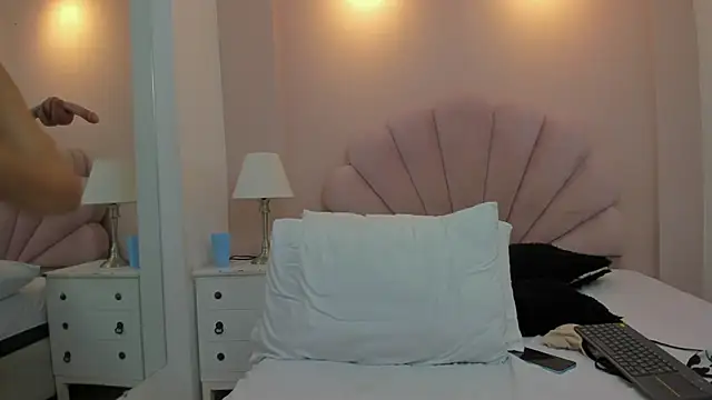 Arianna_Collins_'s cam snapshot