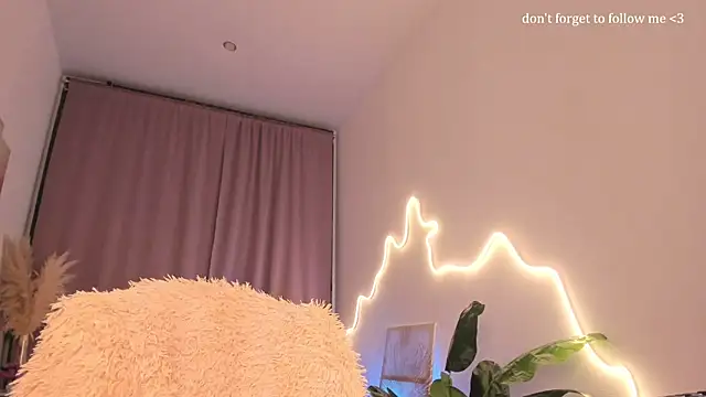 LauraCoy's cam snapshot