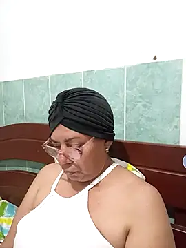 Pupi-Lanegra live sex cam