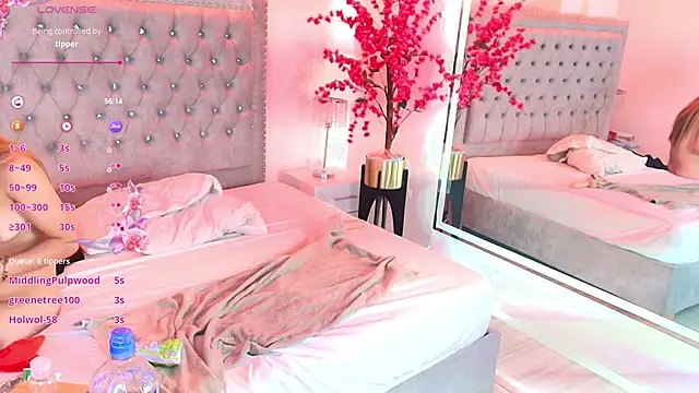 Juliieta_gray's cam snapshot