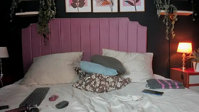 toxicangel_'s cam snapshot