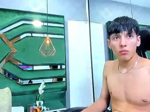 BellaAndNethan's cam snapshot