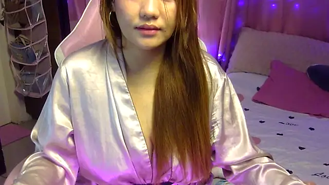 LoveHennesyxoxo's cam snapshot