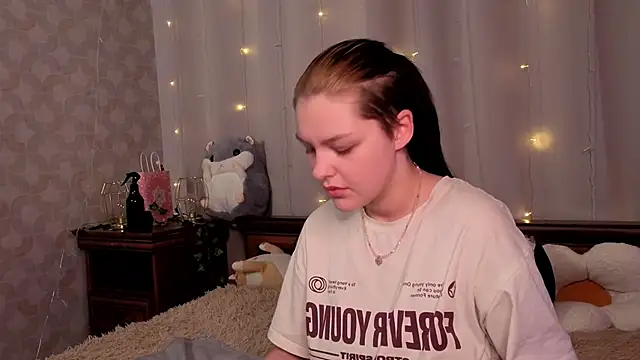 BevHanni's cam snapshot