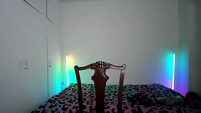 HoneyValentine live sex cam